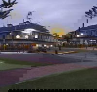 Grand Tasman Hotel - Holiday Cairns