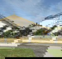 Lakes Entrance Holiday Units - Holiday Cairns