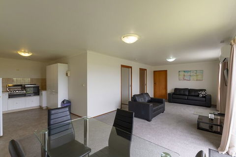 Gum Tree Caravan Park - Holiday Cairns 2
