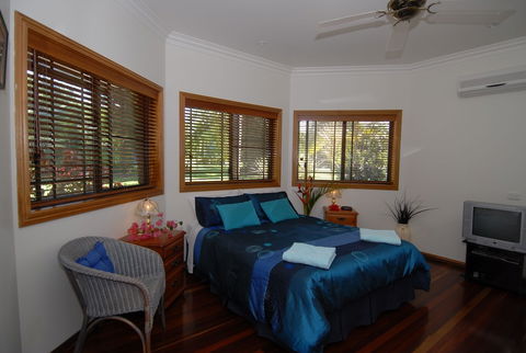 Hibiscus Lodge Bed & Breakfast - Holiday Cairns 6