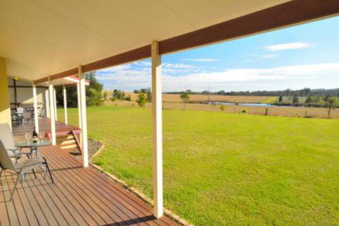 The Residence At Elbourne Wines - Holiday Cairns 3