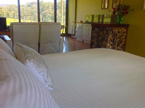 Valley Farm Vineyard Cottages - Holiday Cairns 3