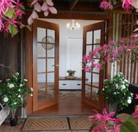Milton Country Retreat The Chocolate Cottages - Holiday Cairns