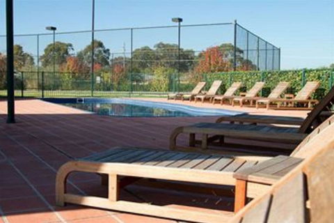 Potters Apartments - Holiday Cairns 2