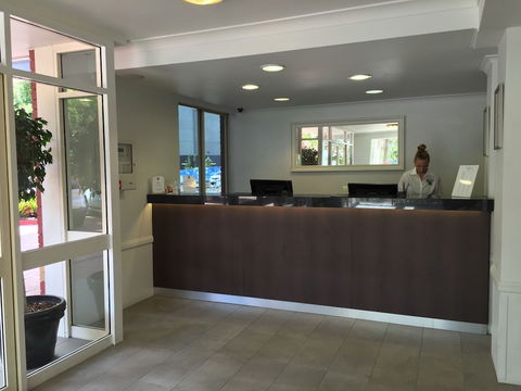 CKS Sydney Airport Hotel - Holiday Cairns 3