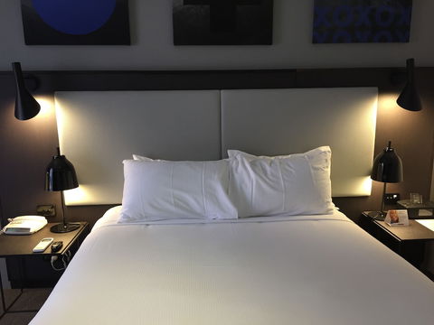 CKS Sydney Airport Hotel - Holiday Cairns 6