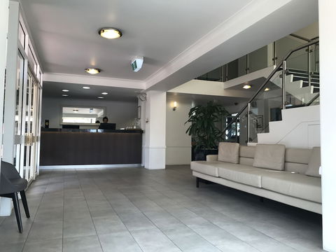 CKS Sydney Airport Hotel - Holiday Cairns 2