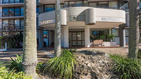 Silverton Holiday Apartments - Holiday Cairns 1