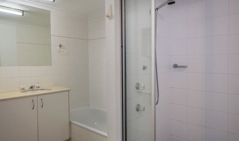 Silverton Holiday Apartments - Holiday Cairns 5