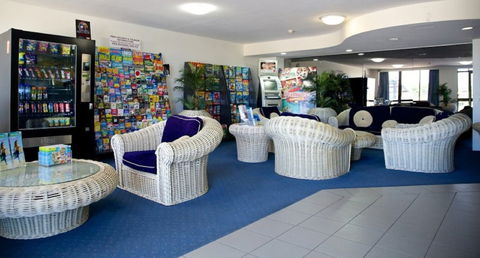 Silverton Holiday Apartments - Holiday Cairns 4