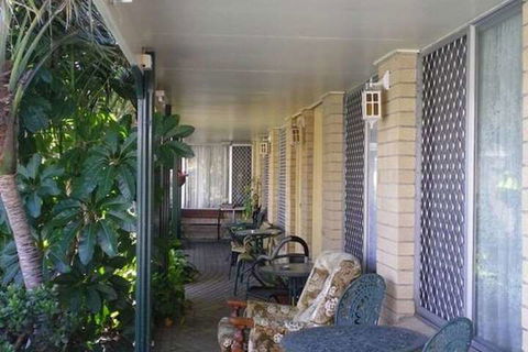 White Lanterns Motel - Holiday Cairns 4