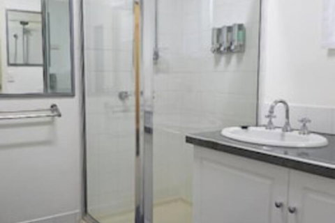 Gallery Motel - Holiday Cairns 4