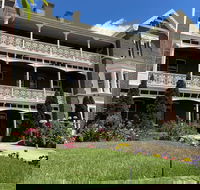 Auldington Hotel - Holiday Cairns