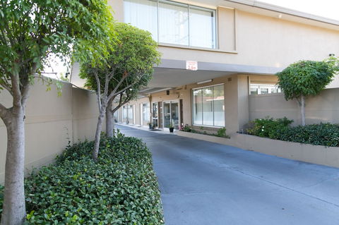Cessnock Motel - Holiday Cairns 2