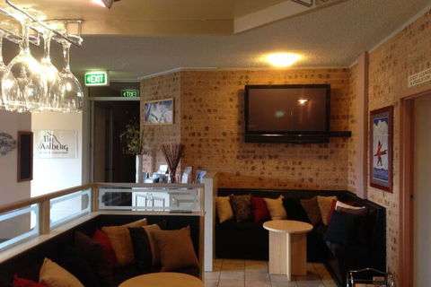 Aalberg Chalet - Holiday Cairns 2