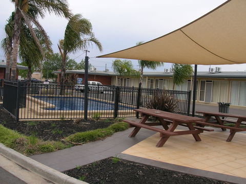Overlander Hotel Shepparton - Holiday Cairns 1