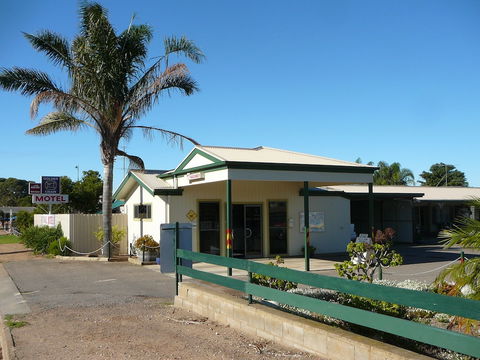 Oval Motel - Holiday Cairns 5
