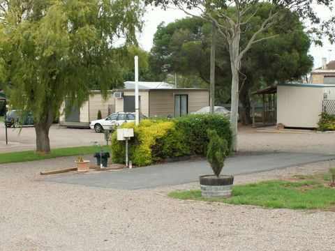 Oval Motel - Holiday Cairns 2