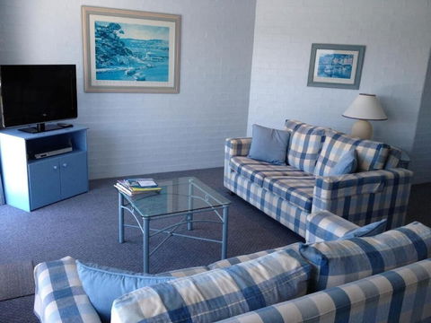 Breakers Apartments Mollymook - Holiday Cairns 5
