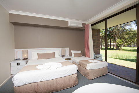 Island Palms Motor Inn - Holiday Cairns 5