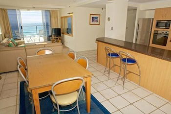 The Penthouses Apartments - Holiday Cairns 4