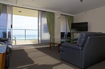 The Penthouses Apartments - Holiday Cairns 5