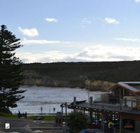 Loch Ard Motor Inn - Holiday Cairns