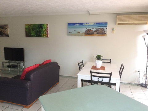Santa Fe Apartments - Holiday Cairns 2