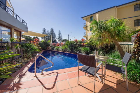 Yamba Beach Motel - Holiday Cairns 6