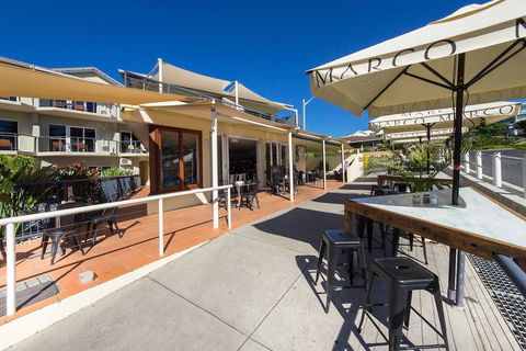 Yamba Beach Motel - Holiday Cairns 2