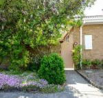 BOUTIQUE STAYS Sandyside Sandringham Villa Units - Holiday Cairns