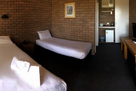 Cessnock Vintage Motor Inn - Holiday Cairns 7