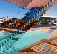 Bishop's Lodge Motor Inn - Holiday Cairns