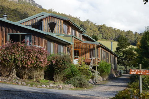 Silver Ridge Retreat - Holiday Cairns 1
