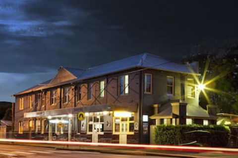 Sunnyside Tavern - Holiday Cairns 0