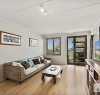 McAuleys Beach House - Holiday Cairns