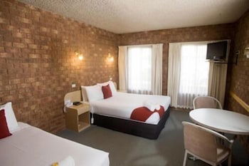 Courtyard Motor Inn - Holiday Cairns 3