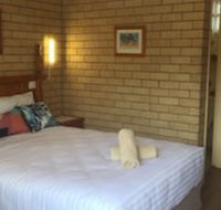 Lake Front Motel - Holiday Cairns