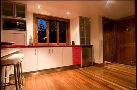 King Ludwigs Cottage - Holiday Cairns 2