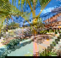 Mollymook Seascape Motel  Apartments - Holiday Cairns