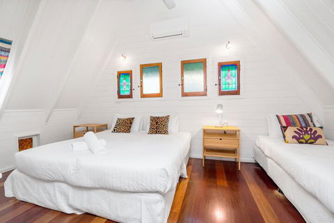 A PERFECT STAY - Longhouse - Holiday Cairns 2