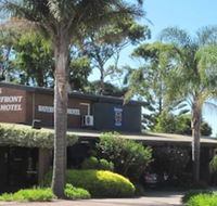 Lakes Waterfront Motel  Holiday Cottages - Holiday Cairns