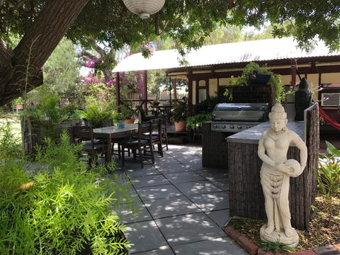 Dongara Breeze Inn - Holiday Cairns 1