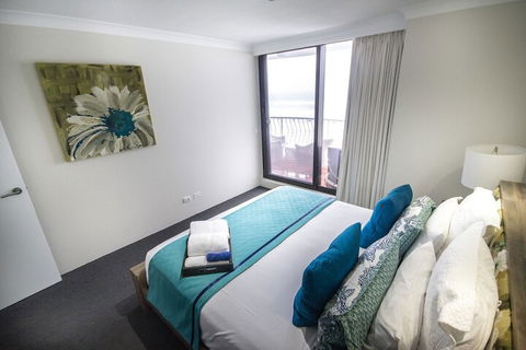 Albatross North Apartments - Holiday Cairns 2