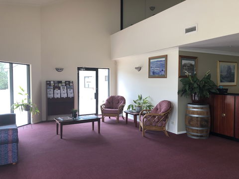 Turners Vineyard Motel And Function Centre - Holiday Cairns 6