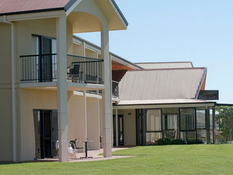 Turners Vineyard Motel And Function Centre - Holiday Cairns 4