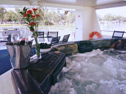 Mildura Houseboats - Holiday Cairns 0