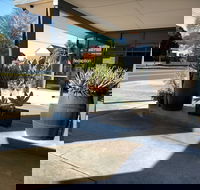 Country Motor Inn Singleton - Holiday Cairns