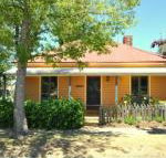 Cooma Cottage - Holiday Cairns