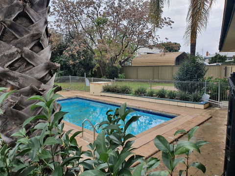 McNevin's Tamworth Motel - Holiday Cairns 4